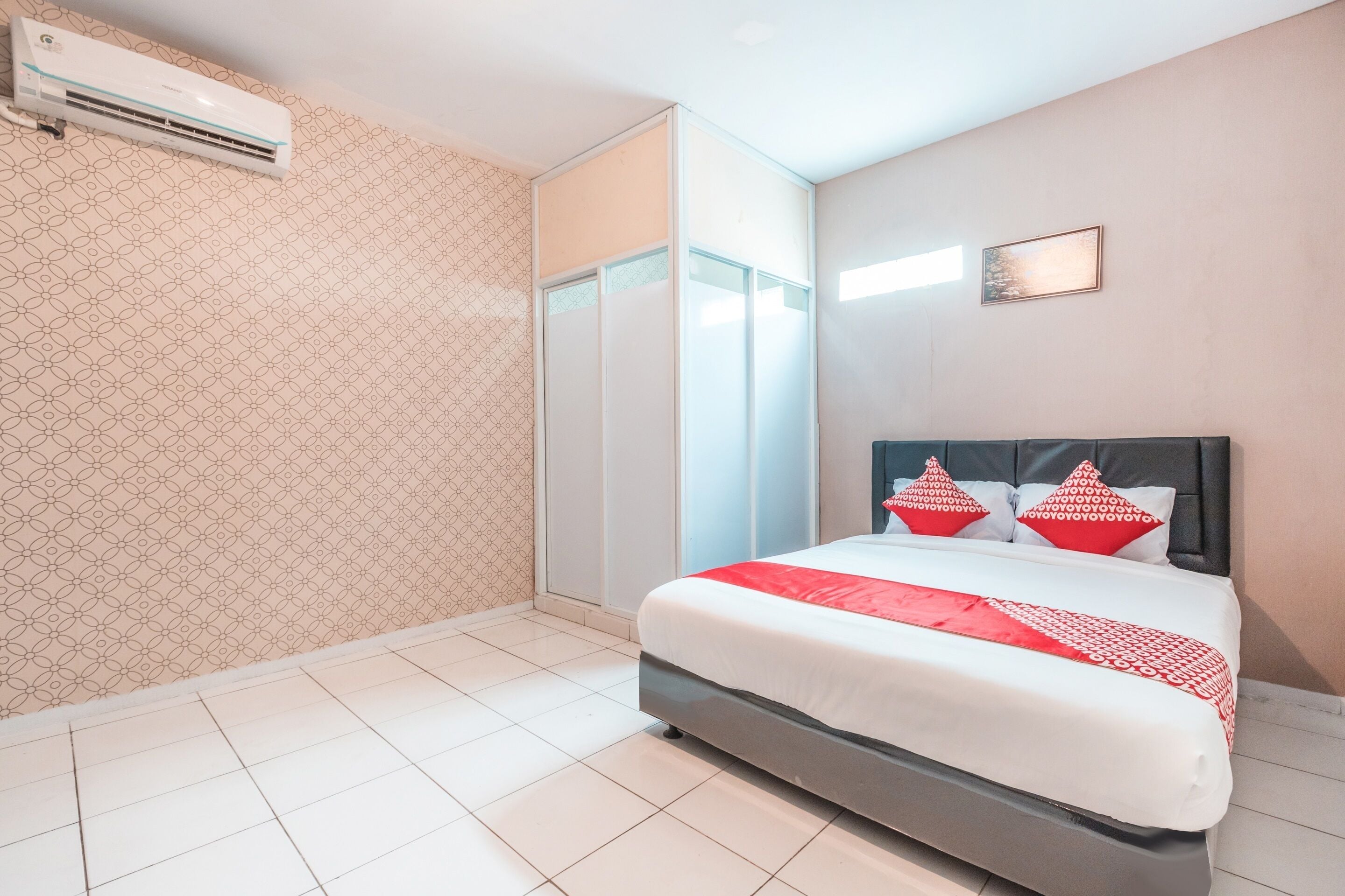 Photo - Hotel O J&b Room Pramuka