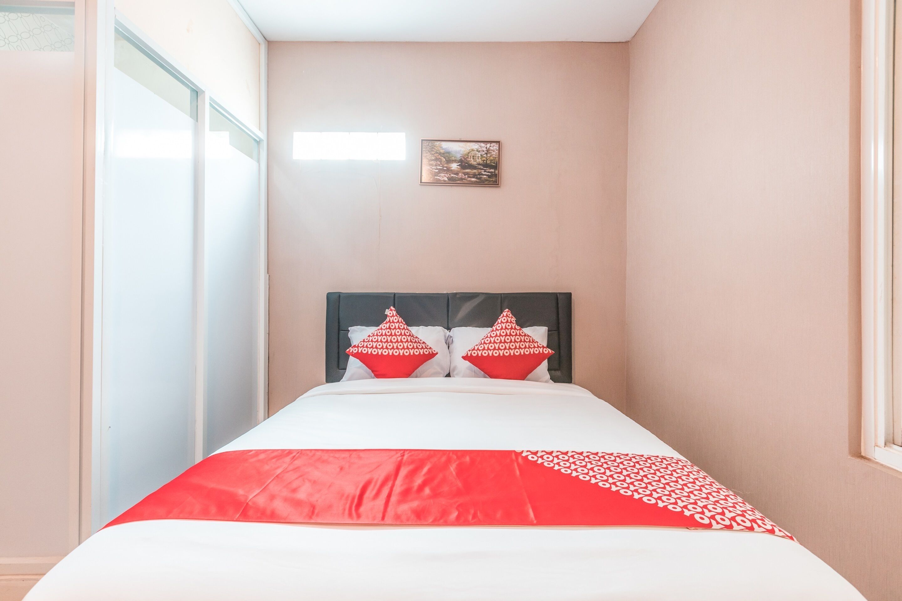 Photo - Hotel O J&b Room Pramuka