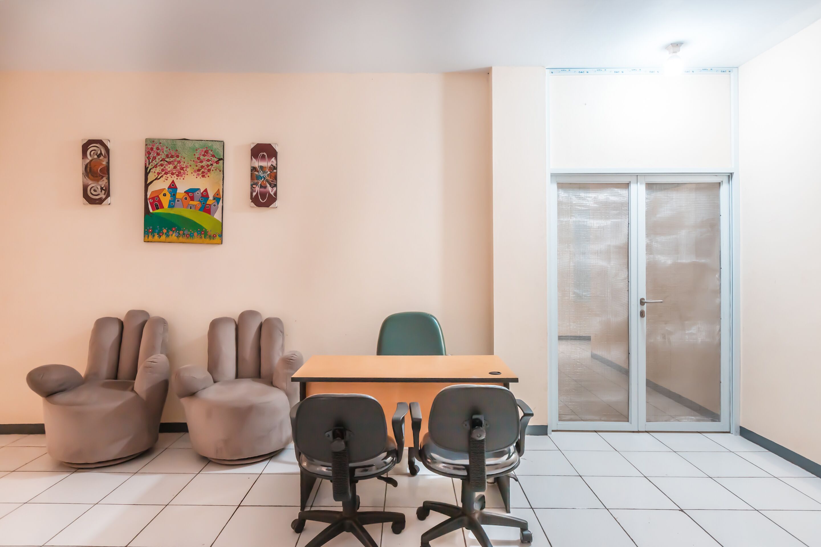 Photo - Hotel O J&b Room Pramuka