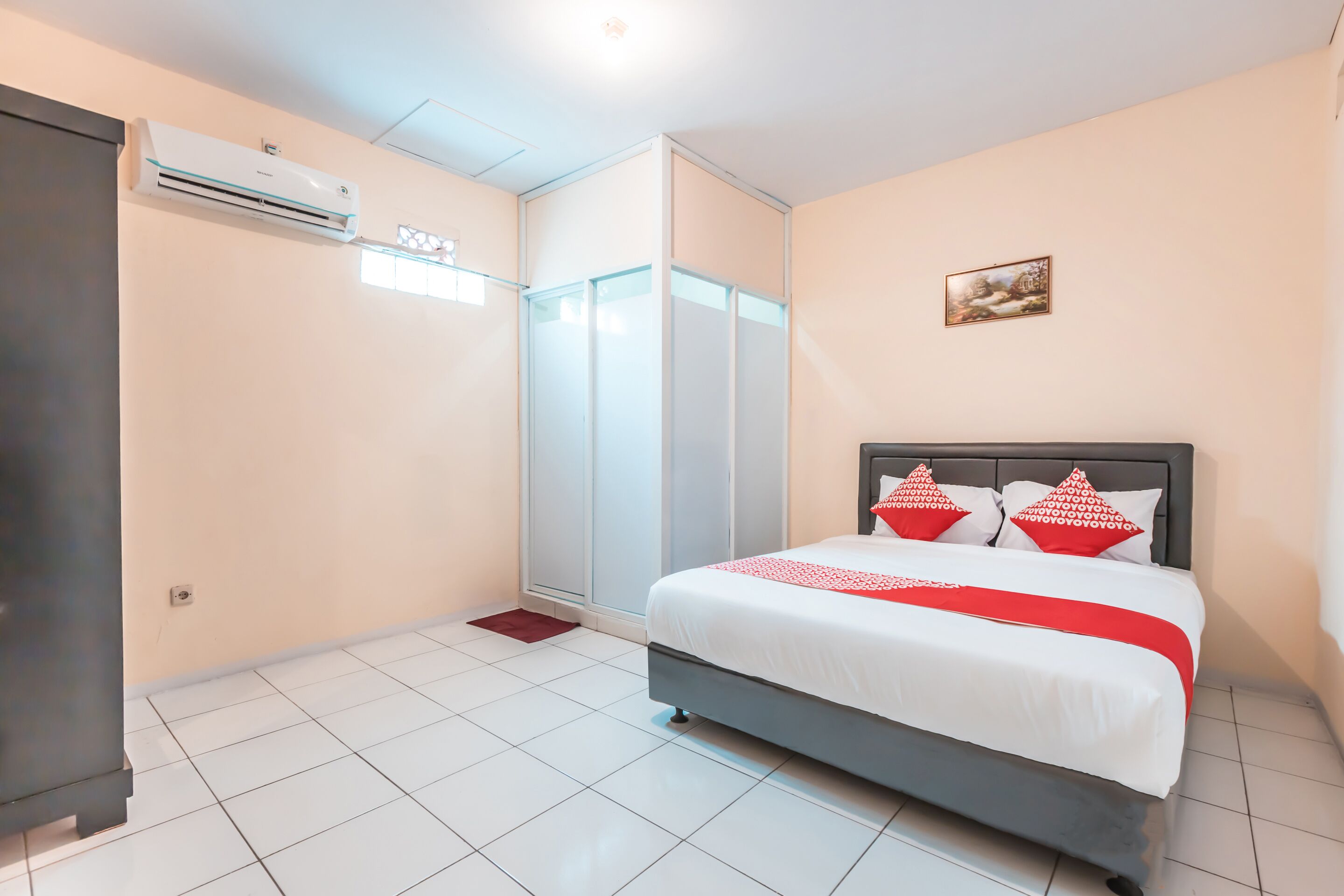 Photo - Hotel O J&b Room Pramuka