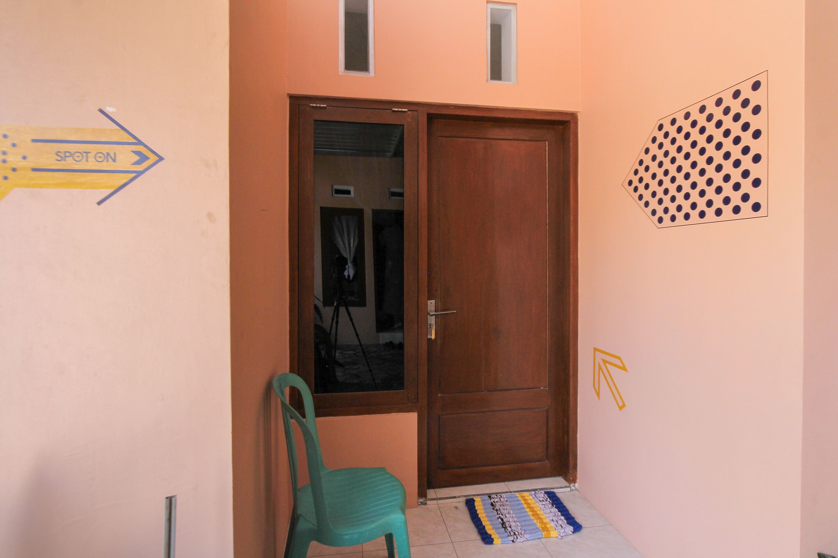 Pintu masuk properti