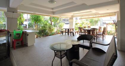 Super OYO 498 Ladawan Villa