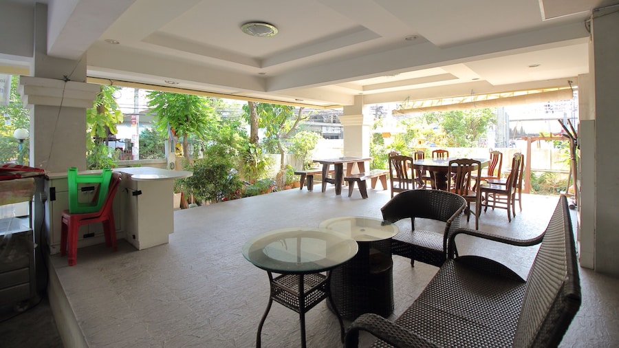 Super OYO 498 Ladawan Villa