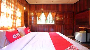 Standard Double Room | Free WiFi, bed sheets