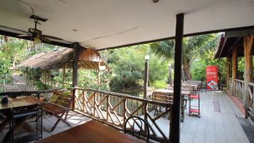 Nhà hàng
