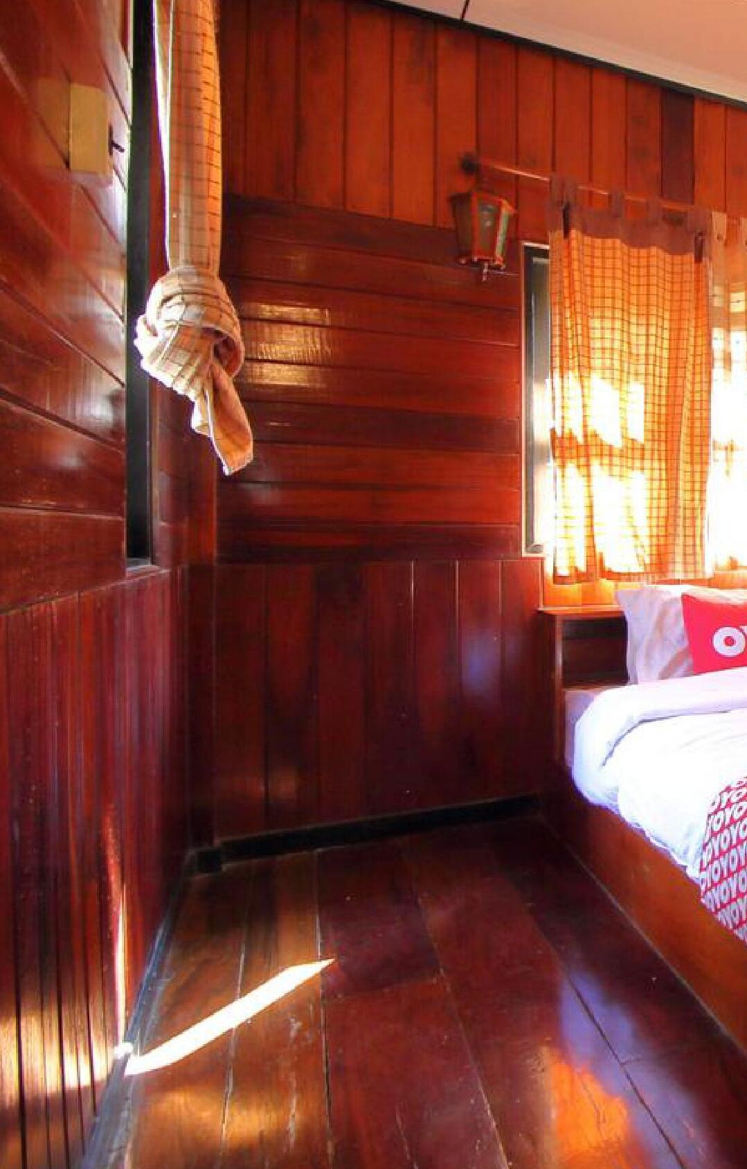 واي فاي مجانًا وملاءات أسرّة