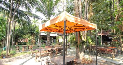 OYO 476 Ban Rimnam Resort