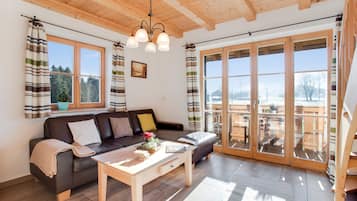 Fernseher, Kamin, Tischtennisplatte