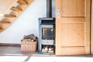 Interior - Cosy Apartment "Seeblick" with Garden, Terrace & Wi-Fi (Bad Heilbrunn)