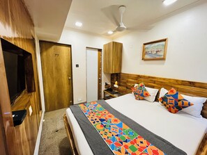 Executive Double Room | Soundproofing, bed sheets