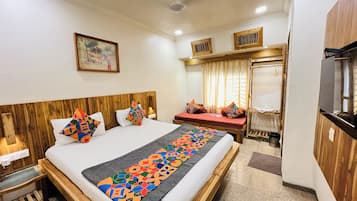 Luxury Quadruple Room | Soundproofing, bed sheets