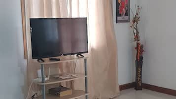 32-inch LED TV with cable channels, TV