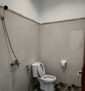 Ducha, toallas, jabón y champú