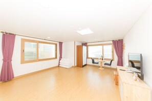 Soundproofing, free WiFi - Samda Hostel (Jeju City)