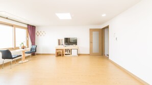 Deluxe Room (Ondol) - Samda Hostel (Jeju City)