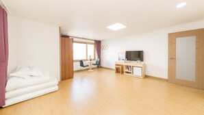 Deluxe Room (Ondol) - Samda Hostel (Jeju City)