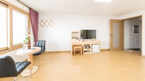 Deluxe Room (Ondol) - Samda Hostel (Jeju City)