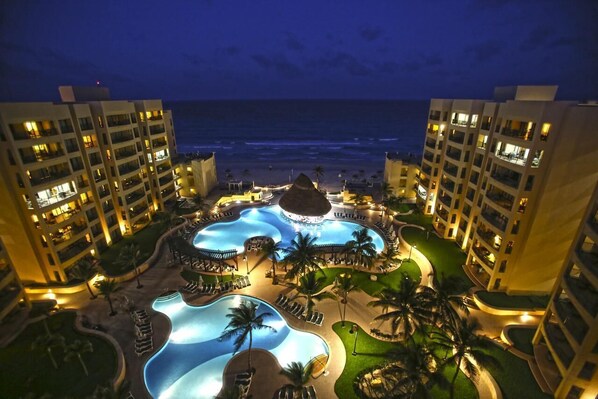 Outdoor pool, a heated pool