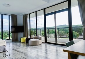 Design-Doppelzimmer, 1 King-Bett, Balkon, Bergblick | Hochwertige Bettwaren, Daunenbettdecken, kostenlose Minibar