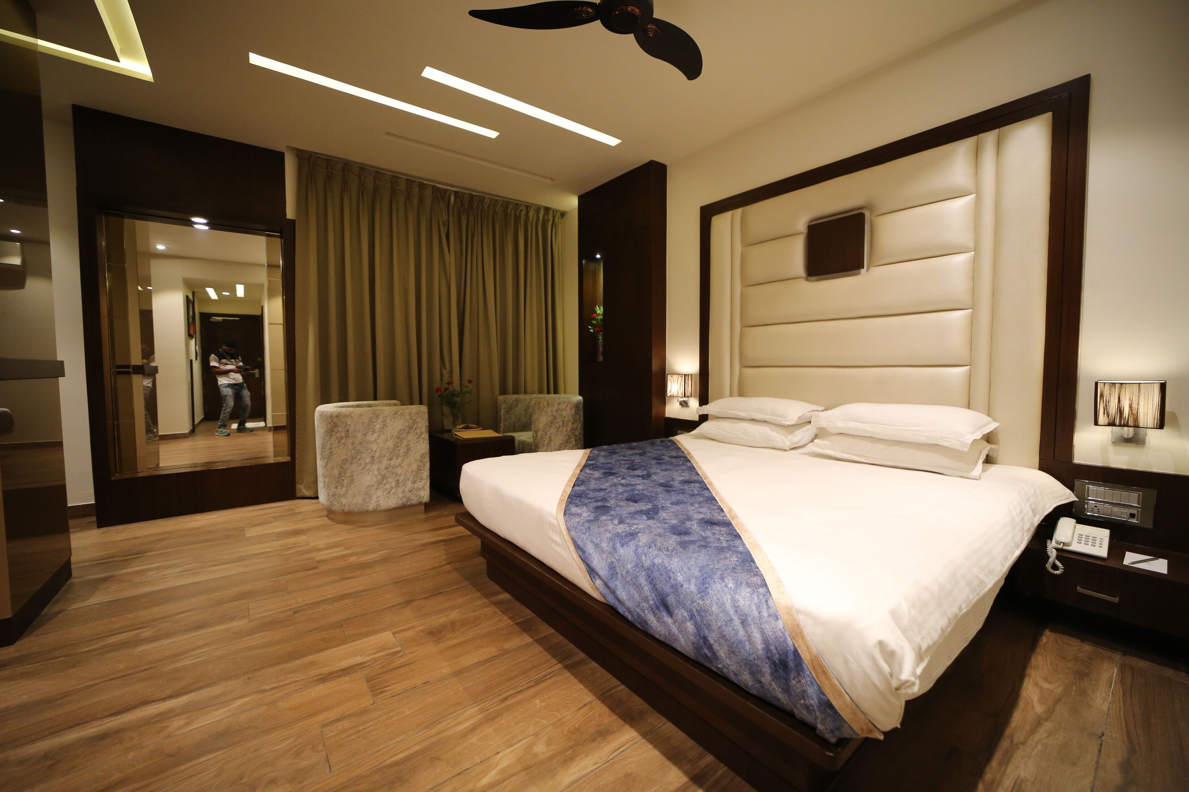 ตู้นิรภัยในห้องพัก, ห้องเก็บเสียง, เตารีด/โต๊ะรีดผ้า, Wi-Fi ฟรี