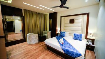 Caja de seguridad en la habitación y decoración personalizada