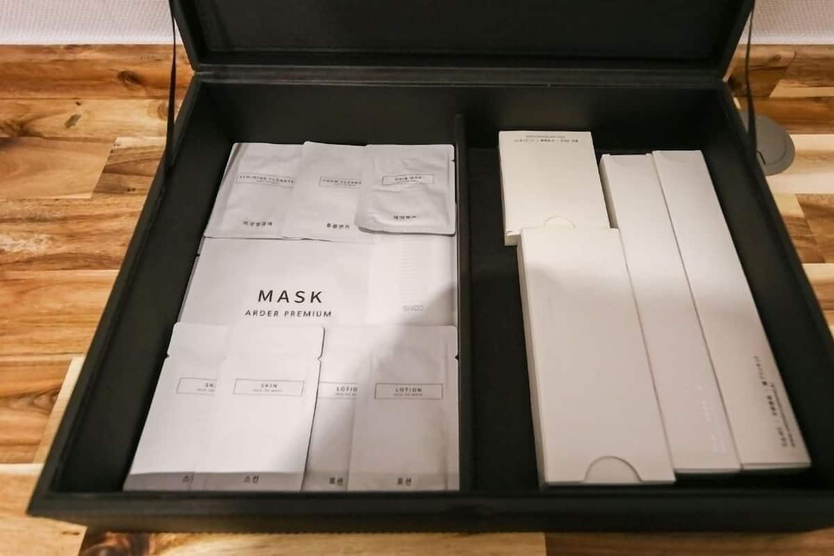 1 bedroom, premium bedding, down duvets, blackout curtains