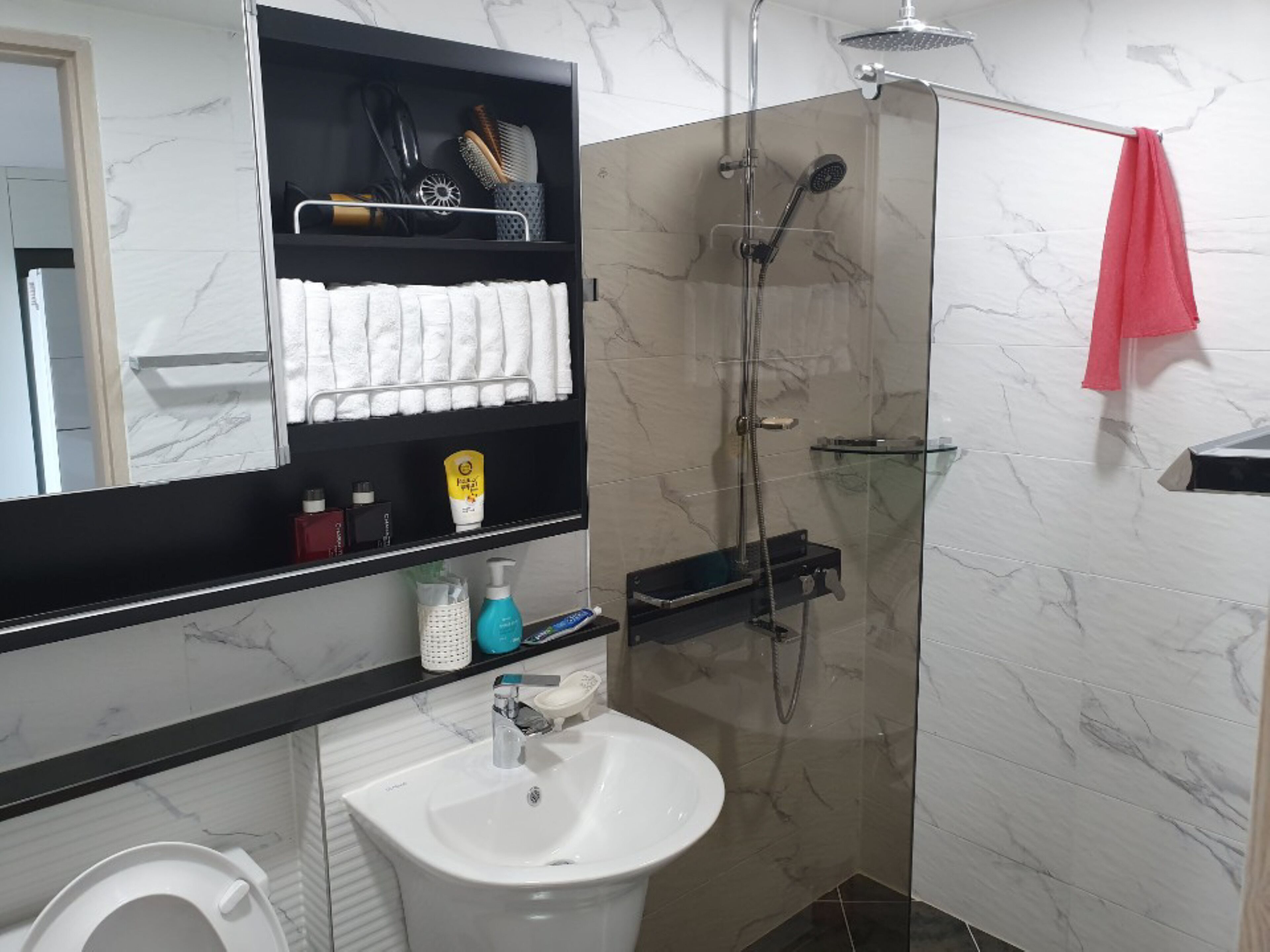 独立别墅 | 浴室 | 淋浴设施、免费洗浴用品、吹风机、毛巾