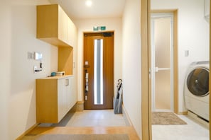 Interior - Olina's House (Osaka)