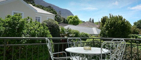 Queen Room | Terrace/patio
