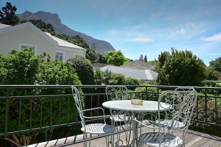 Queen Room | Terrace/patio