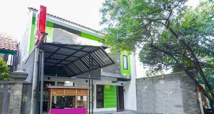 OYO 1956 Kana Family Residence