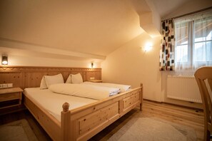 3 bedrooms, desk, WiFi, bed sheets - Apartment Dorfblick - Apartmenthaus Gutwenger - Selmerhof (Innervillgraten)