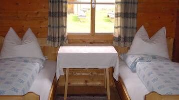 3 bedrooms, bed sheets