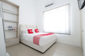 Standard-Doppelzimmer | Schreibtisch, kostenloses WLAN