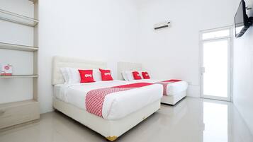 Chambre Familiale | Bureau, Wi-Fi gratuit