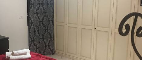 2 室のベッドルーム、WiFi、ベッドシーツ