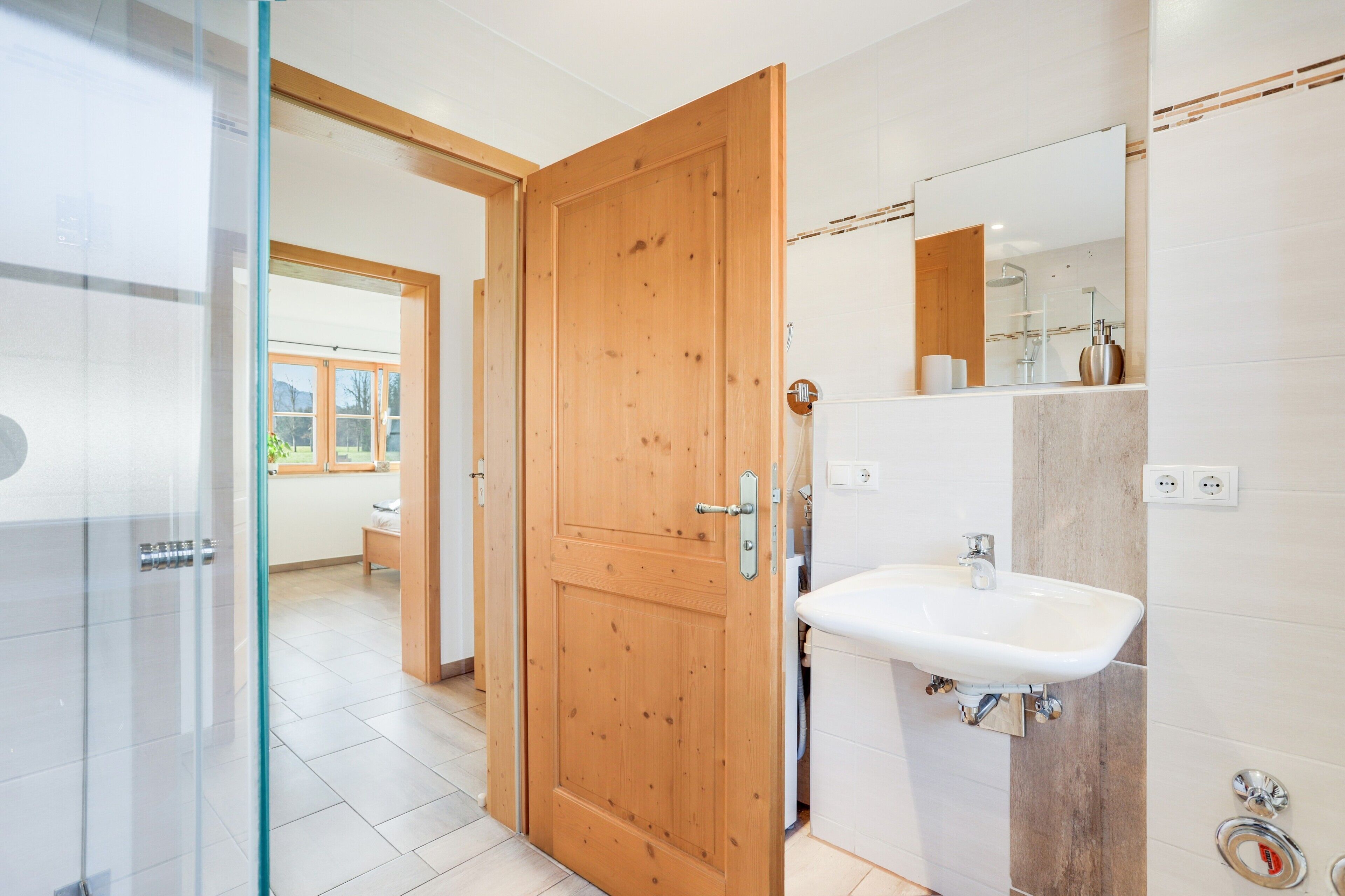 Ducha, secador de pelo, toallas