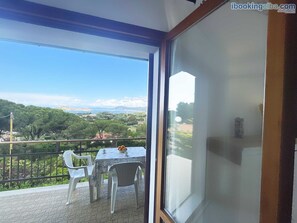 Outdoor dining - Villa Bel Panorama - a beautiful house with an amazing sea view (Portoferraio)
