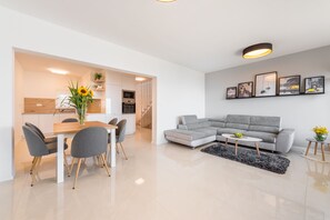 Villa, 3 Bedrooms | Living area | Flat-screen TV - Villa The View (Podstrana)