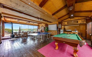 Spielezimmer