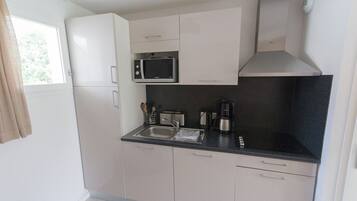 Réfrigérateur, micro-ondes, four, lave-vaisselle