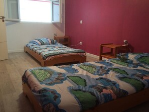 4 Schlafzimmer, Bügeleisen/Bügelbrett, kostenloses WLAN