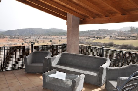 Terrein van de accommodatie. CASA GARRÓN, in the heart of the Universal Mountains, Sierra de Albarracín