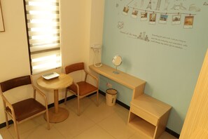 Triple Room | Desk, free WiFi, bed sheets - Kinmen Happiness Homestay (Jinning)