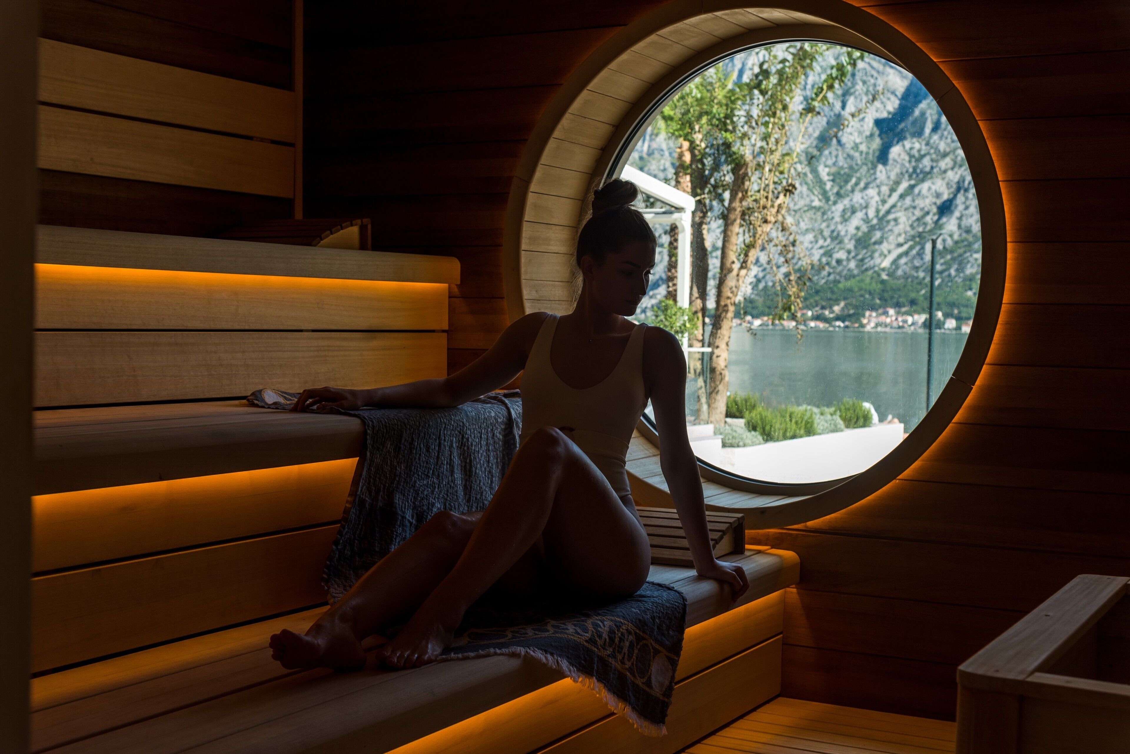 Couples treatment rooms, sauna, hot tub, steam room, hot springs