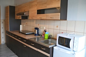 Fridge, microwave