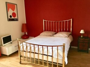 Decoración personalizada, muebles diferentes y escritorio 