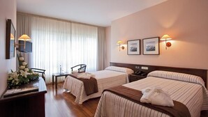 Twin Room | In-room safe, free WiFi, bed sheets - Balneario de Carballo (Carballo)