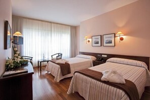 Twin Room | In-room safe, free WiFi, bed sheets - Balneario de Carballo (Carballo)