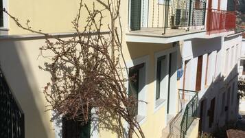 Mặt tiền nơi lưu trú